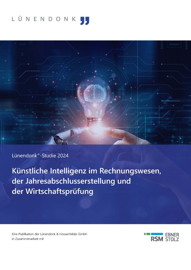 Cover der Lünendonk®-Studie 2024 mit dem Titel 'Künstliche Intelligenz im Rechnungswesen, der Jahresabschlusserstellung und der Wirtschaftsprüfung'. Das Bild zeigt eine futuristische Darstellung einer Glühbirne mit einem Gehirn im Inneren, die von einer menschlichen Hand und einer Roboterhand berührt wird. Der Hintergrund enthält digitale Elemente und Netzwerkstrukturen, die Technologie und Innovation symbolisieren. Logos von Lünendonk, RSM und Ebner Stolz sind ebenfalls sichtbar.